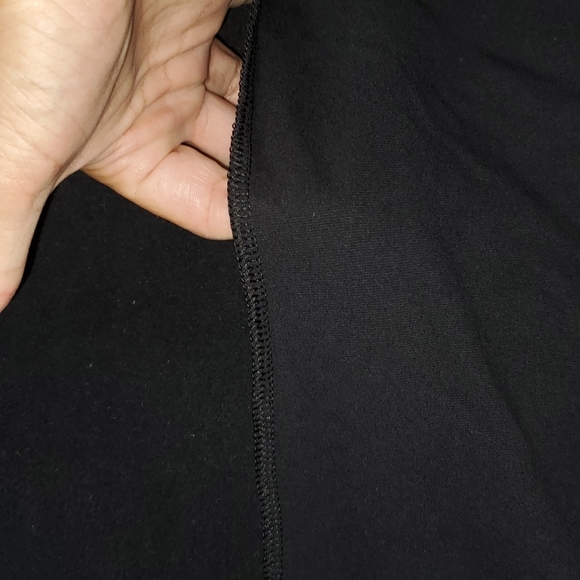 Under Armour Sweatshirt with turtleneck hood and kangaroo pouch. L - Picture 6 of 6